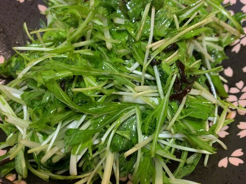 水菜がたっぷり食べられる♬水菜と塩昆布のサラダ